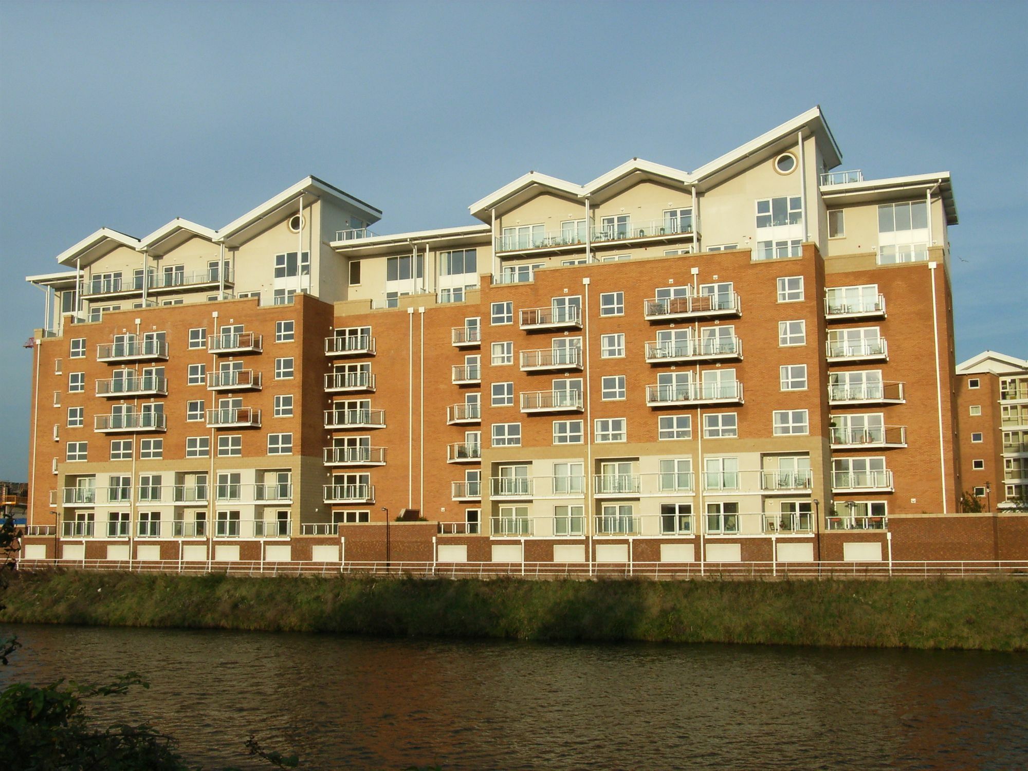 Century Wharf Serviced Apartments Cardiff Zewnętrze zdjęcie